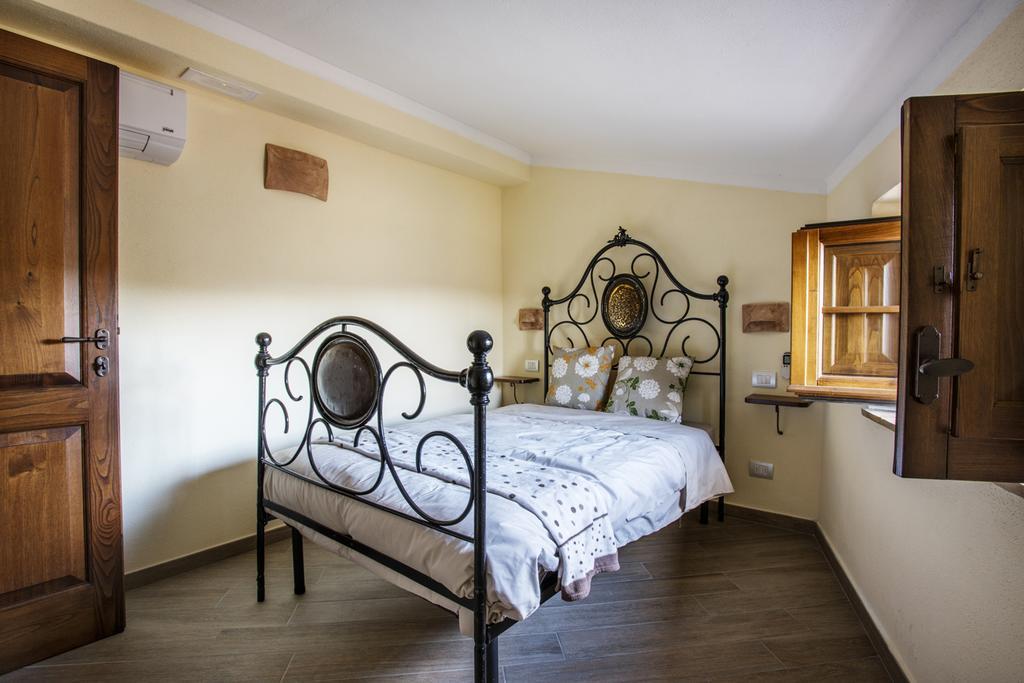 Antico Borgo Seggiano Bed & Breakfast Room photo